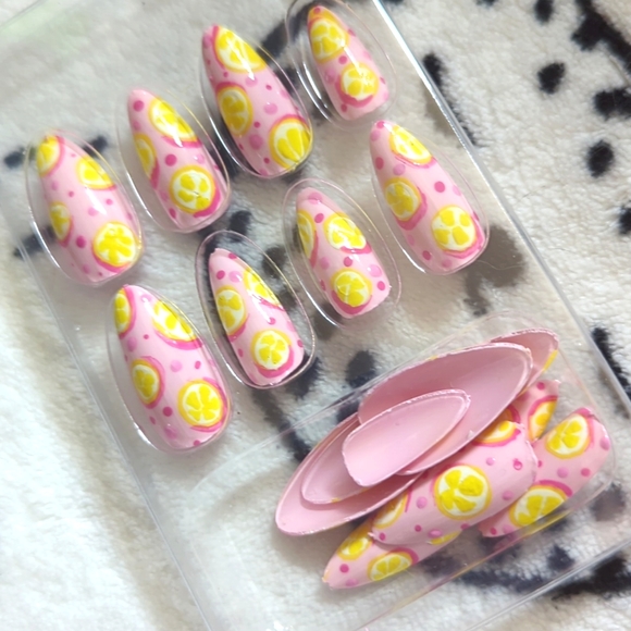 Pink Lemonade 🍋 Press on nails - Picture 2 of 2